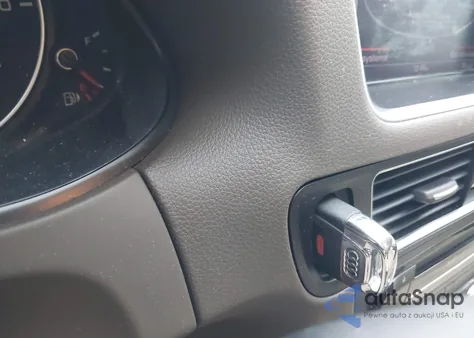 2015 Audi Q5 2.0T Premium z USA, uszkodzony, nr VIN WA1LFAFP5FA116667